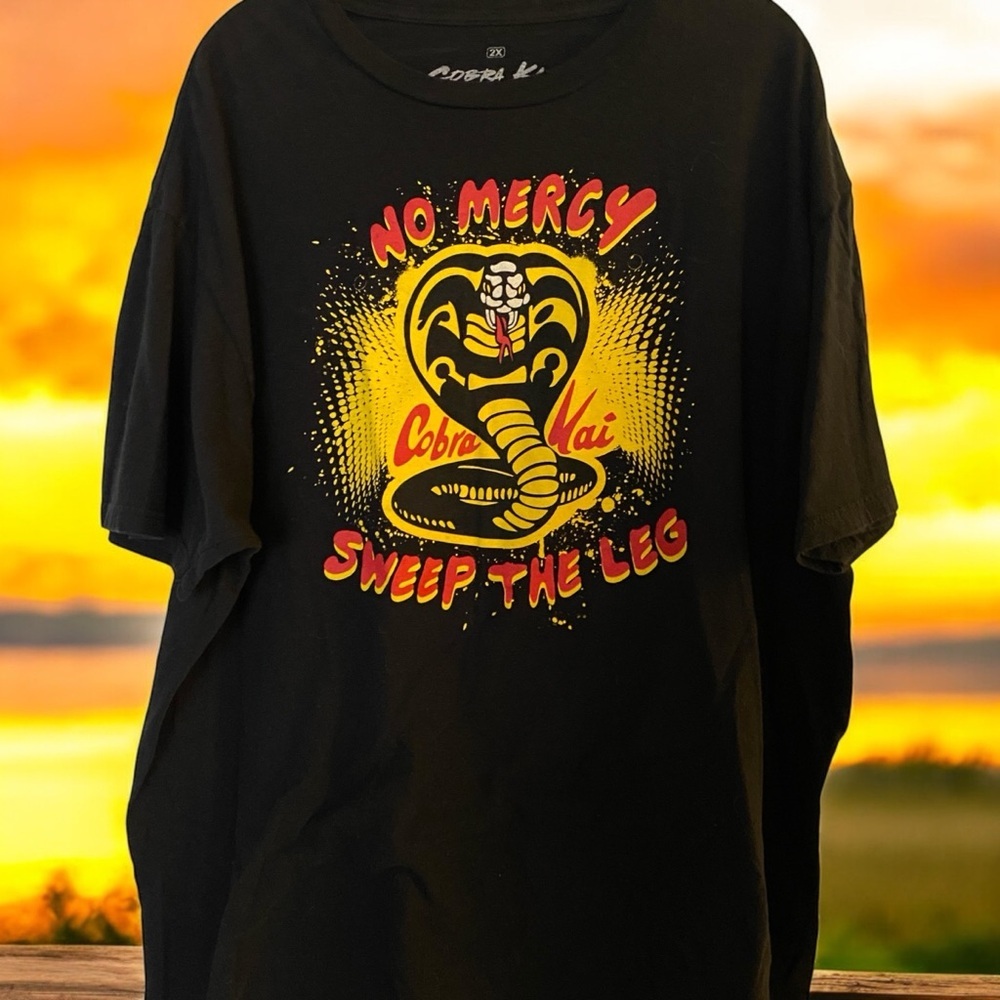 Cobra Kai Karate Kid “Sweep the Leg” T-Shirt, Men’s/Unisex Size 2XL